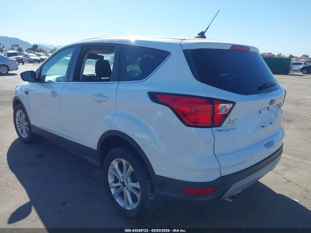 Ford ESCAPE SE 2019 1FMCU9GD2KUB82015 Image 3
