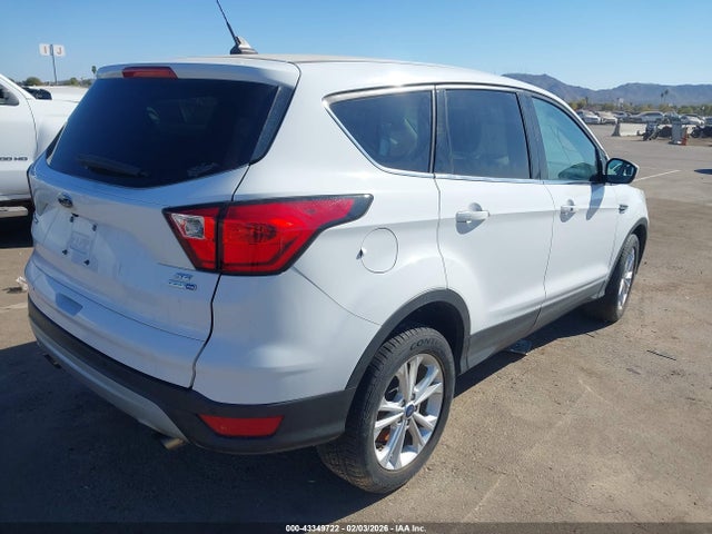 Ford ESCAPE SE 2019 1FMCU9GD2KUB82015 Image 4