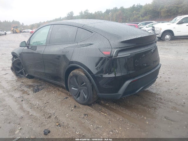 2026 TESLA MODEL Y 7SAYGDEE7TF427727 Photo 2