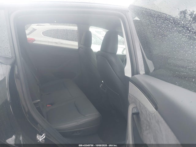 2026 TESLA MODEL Y 7SAYGDEE7TF427727 Photo 7