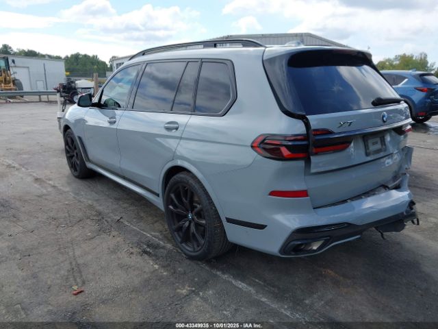 2025 BMW X7 5UX23EM01S9Z05139 Photo 2