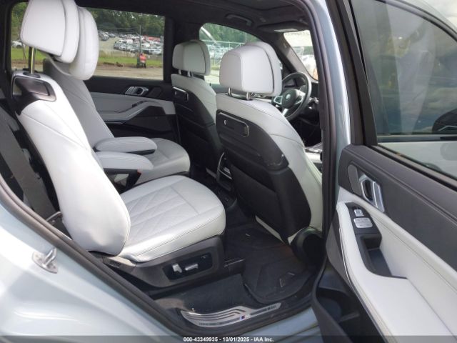 2025 BMW X7 5UX23EM01S9Z05139 Photo 7