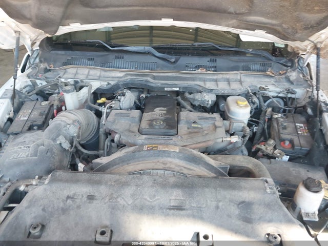 3C6UR5FL4HG745421 RAM 2500 Laramie 4x4 6&#039;4 Box