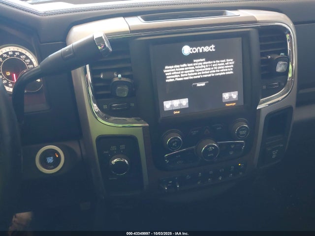 3C6UR5FL4HG745421 RAM 2500 Laramie 4x4 6&#039;4 Box