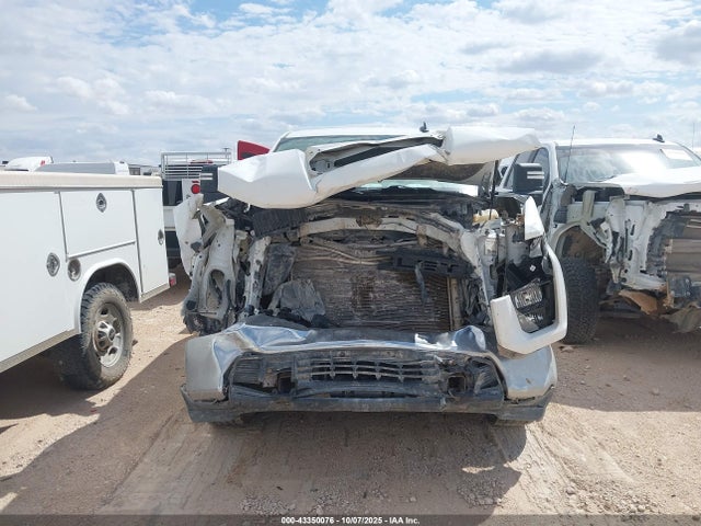 Chevrolet l8t 2022 1GB2YLE73NF282703 Image 12
