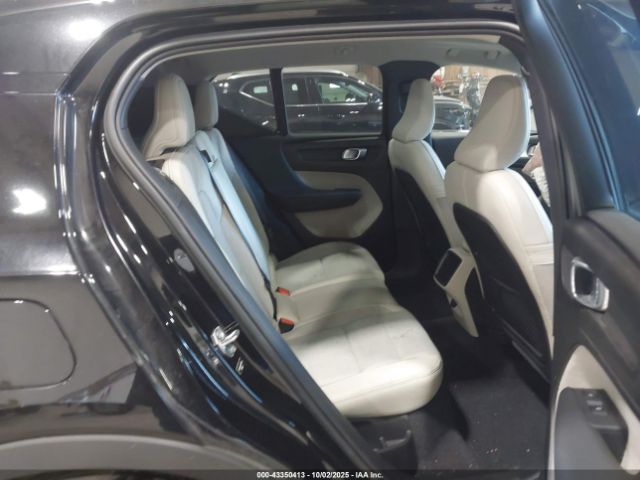 2020 VOLVO XC40 YV4162UK4L2204591 Photo 7