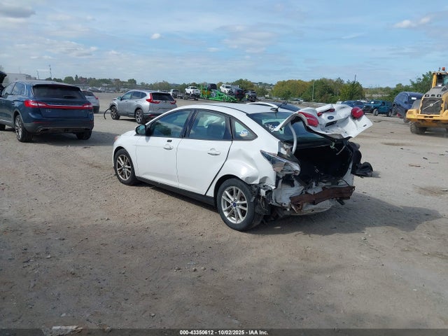 Ford Focus 2015 1FADP3F23FL286625 Image 3
