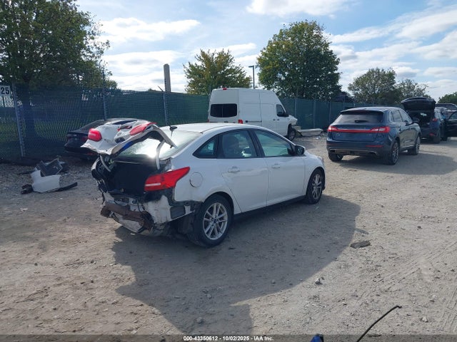 Ford Focus 2015 1FADP3F23FL286625 Image 4