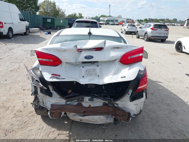 Ford Focus 2015 1FADP3F23FL286625 Image 6