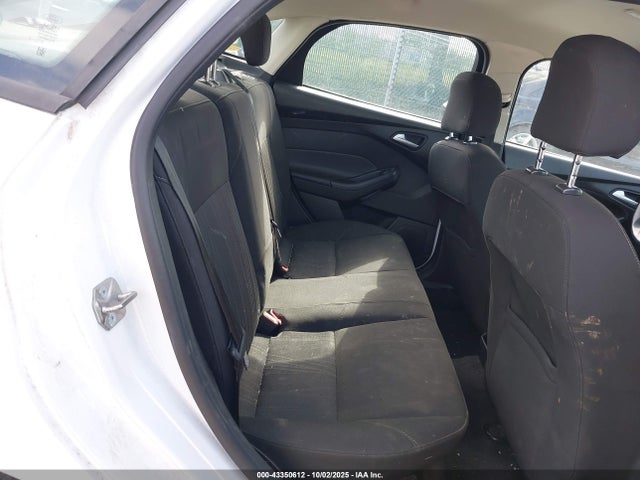 Ford Focus 2015 1FADP3F23FL286625 Image 8