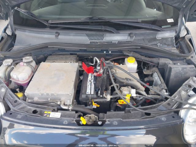 2018 FIAT 500E 3C3CFFGE0JT377338 Photo 9