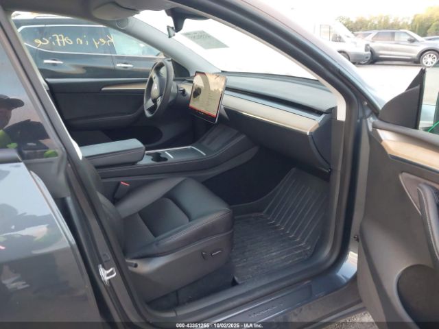 2022 TESLA MODEL Y 7SAYGDEE6NA011670 Photo 4
