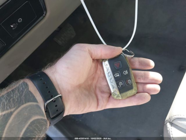 2017 JAGUAR XE SAJAD4BGXHA969144 Photo 10