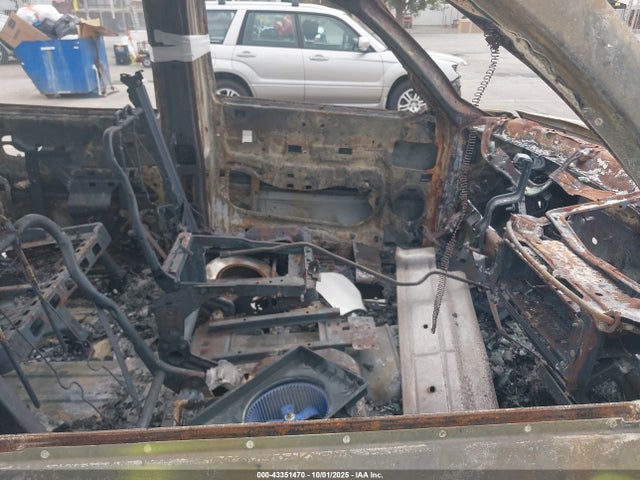43351470 :رقم المزاد ، 3GKEC16T44G182411 vin ، 2004 Gmc Yukon Xl 1500 Sle مزاد بيع