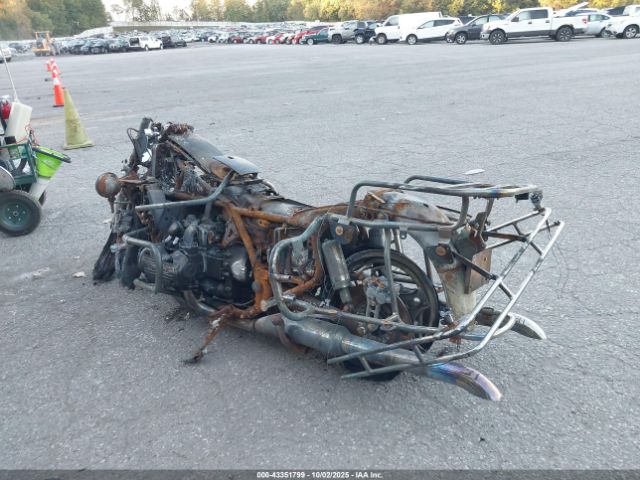 1982 HONDA GL1100 1HFSC0216CA202643 Photo 2