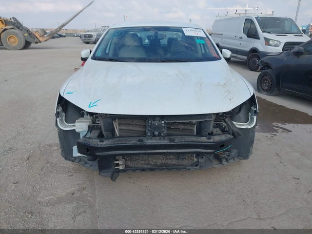 1VWAA7A33JC023630 Volkswagen Passat 2.0t R-line/2.0t S