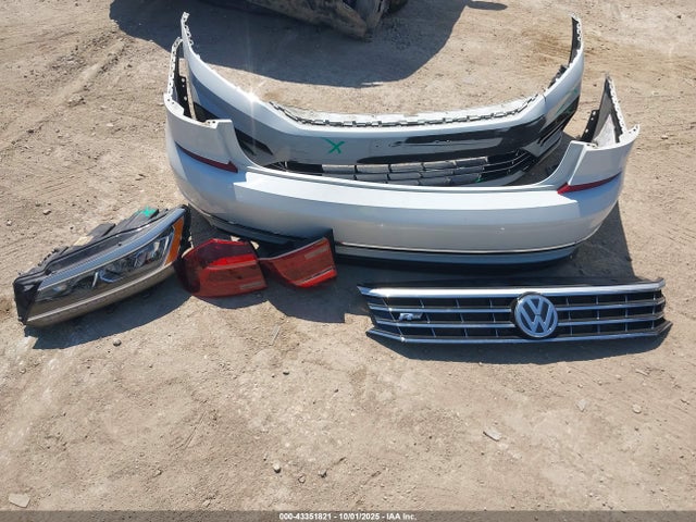 1VWAA7A33JC023630 Volkswagen Passat 2.0t R-line/2.0t S