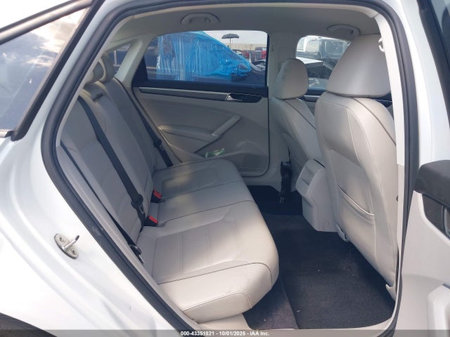 1VWAA7A33JC023630 Volkswagen Passat 2.0t R-line/2.0t S