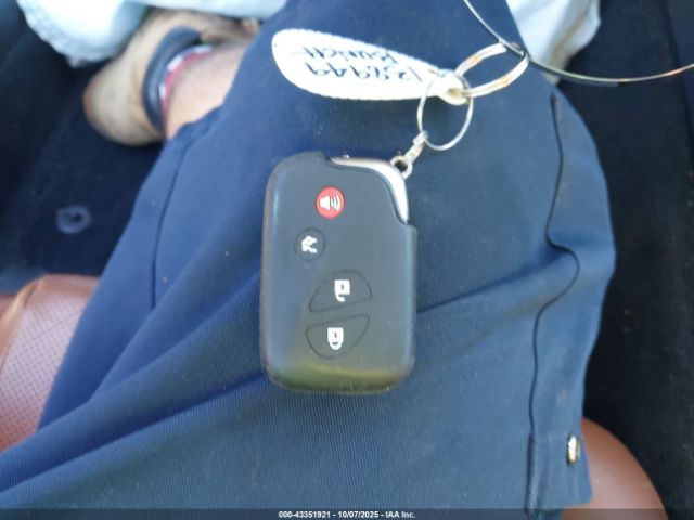 2015 LEXUS IS 250C JTHFF2C29F2532439 Photo 10