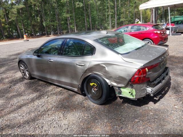 2020 VOLVO S60 7JR102FKXLG032170 Photo 2