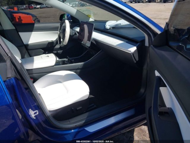 2019 TESLA MODEL 3 5YJ3E1EB1KF454373 Photo 4