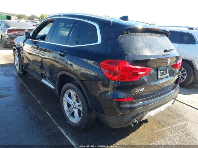 2019 BMW X3 5UXTR7C52KLR47902 Photo 2