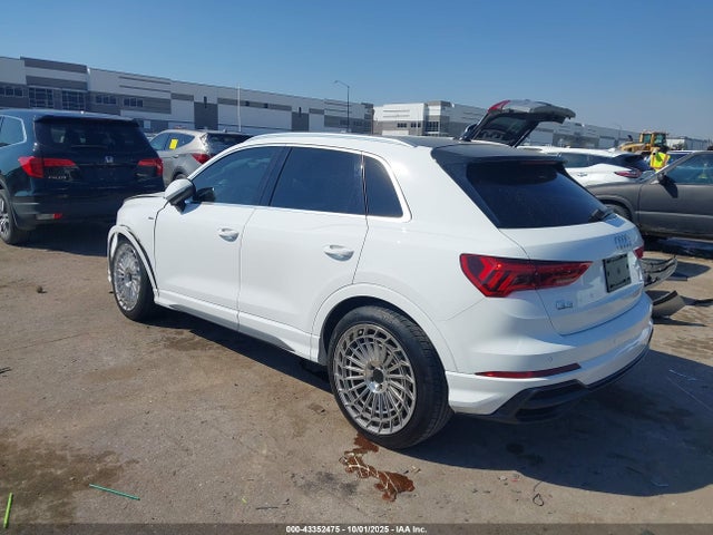 2021 AUDI Q3 WA1DECF35M1037187 Photo 2