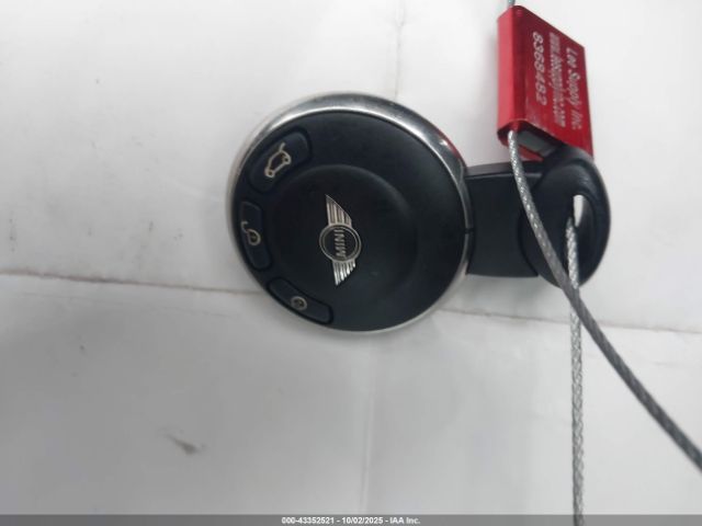 2008 MINI COOPER S WMWMF735X8TV38065 Photo 10