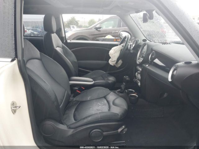 2008 MINI COOPER S WMWMF735X8TV38065 Photo 4