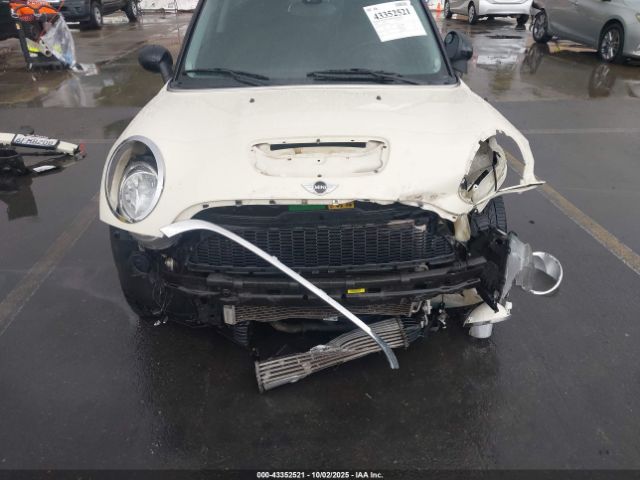 2008 MINI COOPER S WMWMF735X8TV38065 Photo 5