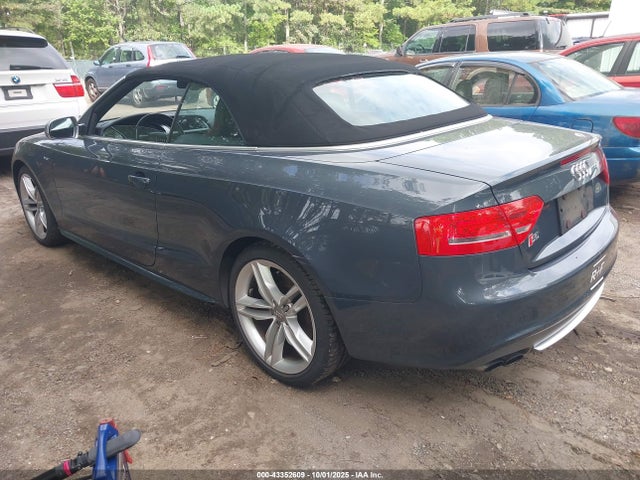 2011 AUDI S5 WAUCGAFH4BN008813 Photo 2