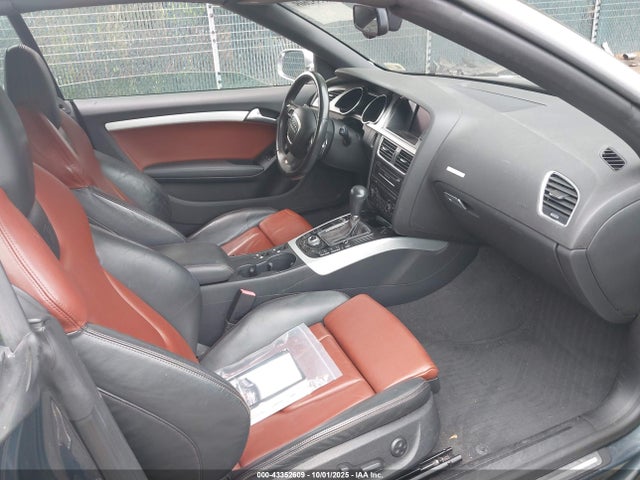 2011 AUDI S5 WAUCGAFH4BN008813 Photo 4