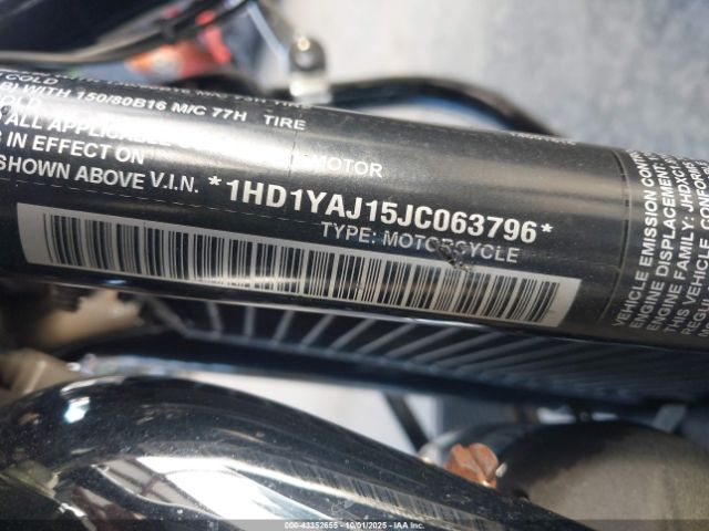 2018 HARLEY-DAVIDSON FLHC 1HD1YAJ15JC063796 Photo 9