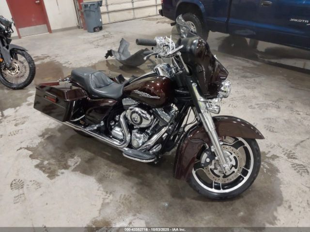 2011 HARLEY-DAVIDSON FLHX 1HD1KB431BB607464