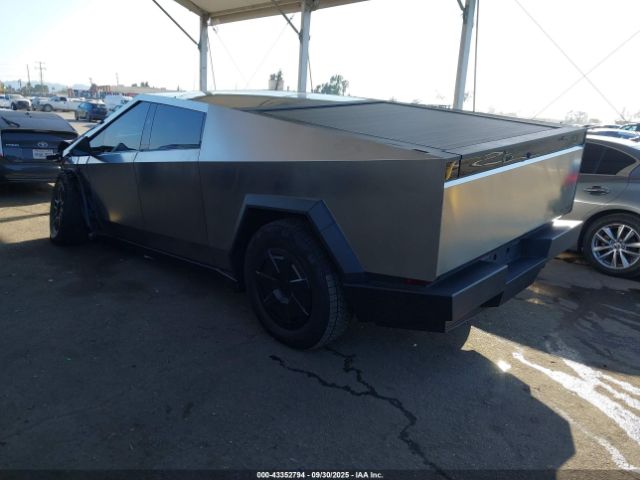 2025 TESLA CYBERTRUCK 7G2CEHED3SA067649 Photo 2