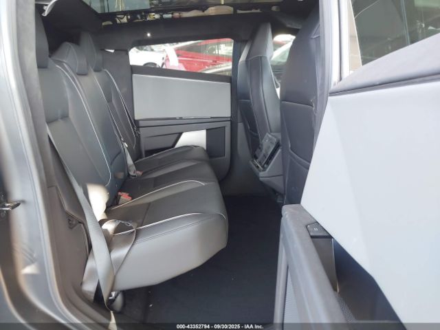 2025 TESLA CYBERTRUCK 7G2CEHED3SA067649 Photo 7