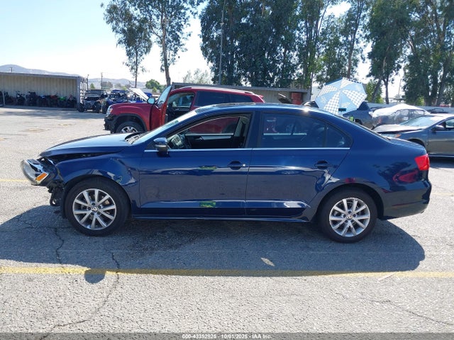 3VWD17AJ8EM385789 Volkswagen Jetta