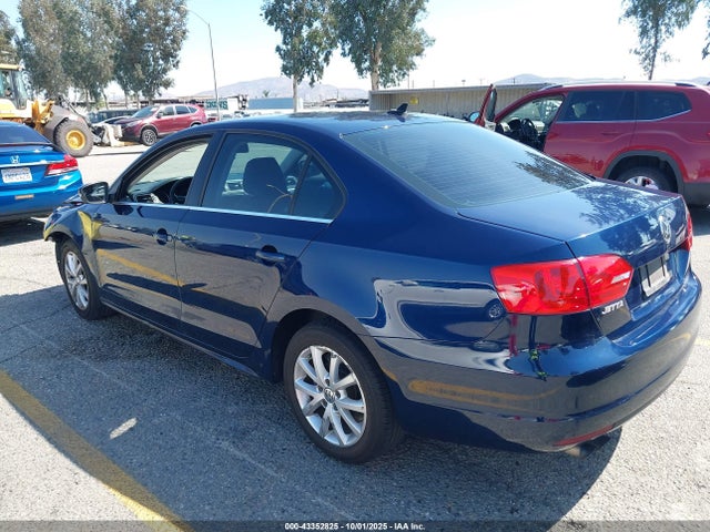 3VWD17AJ8EM385789 Volkswagen Jetta