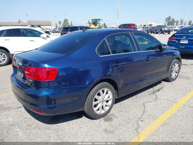 3VWD17AJ8EM385789 Volkswagen Jetta