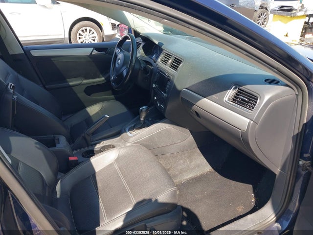 3VWD17AJ8EM385789 Volkswagen Jetta