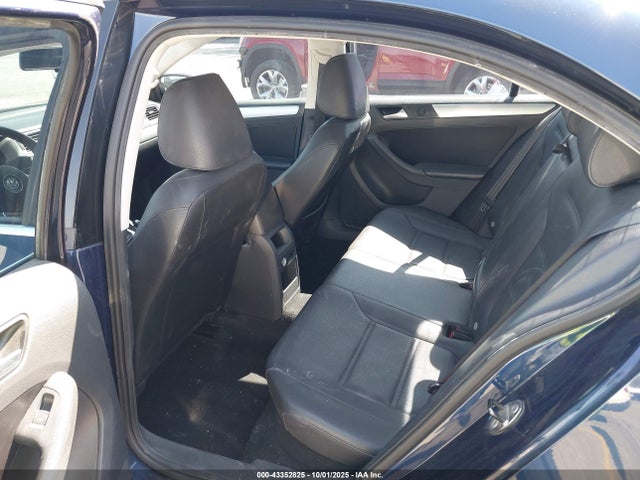 3VWD17AJ8EM385789 Volkswagen Jetta