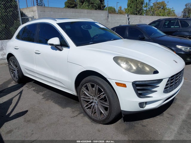 2015 PORSCHE MACAN WP1AB2A52FLB51111