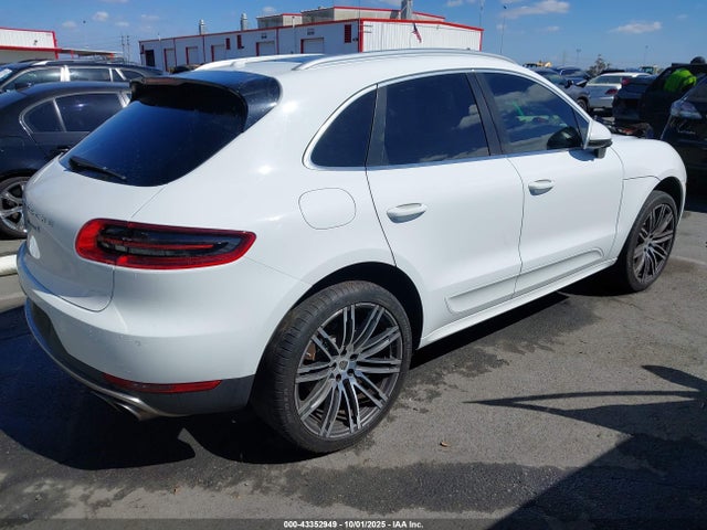 2015 PORSCHE MACAN WP1AB2A52FLB51111 Photo 3
