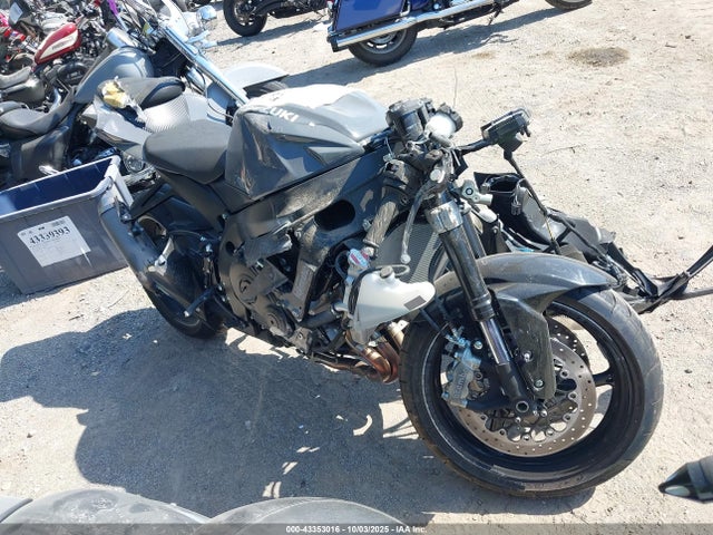43353016 :رقم المزاد ، JS1GN7FAXS7100023 vin ، 2025 Suzuki Gsx-r600 مزاد بيع