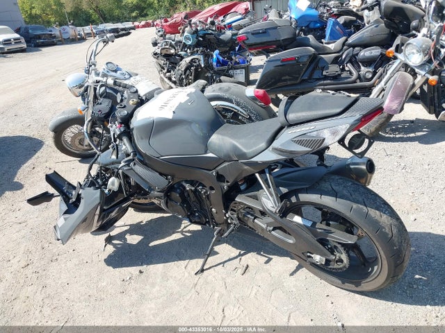 43353016 :رقم المزاد ، JS1GN7FAXS7100023 vin ، 2025 Suzuki Gsx-r600 مزاد بيع