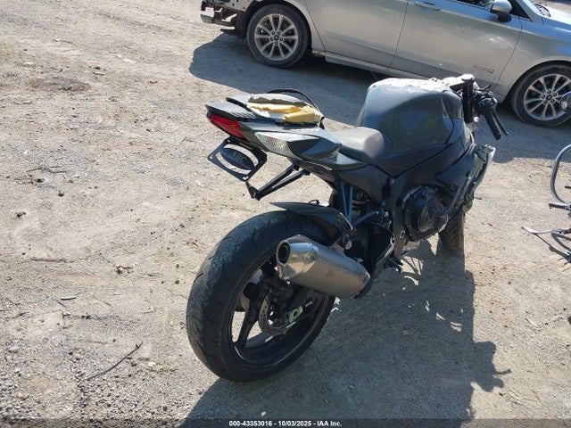 43353016 :رقم المزاد ، JS1GN7FAXS7100023 vin ، 2025 Suzuki Gsx-r600 مزاد بيع