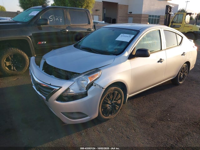 Nissan 2015 2015 3N1CN7AP5FL925102 Image 2