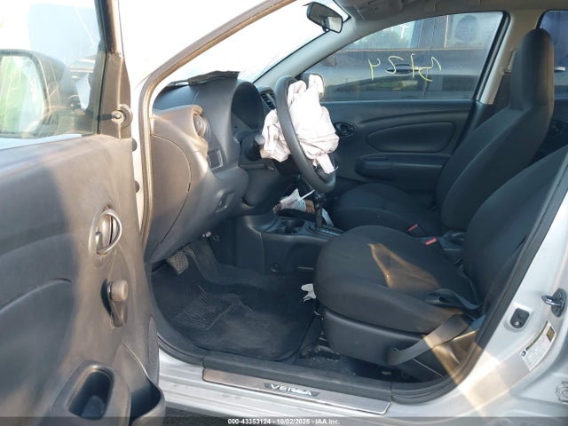Nissan 2015 2015 3N1CN7AP5FL925102 Image 5