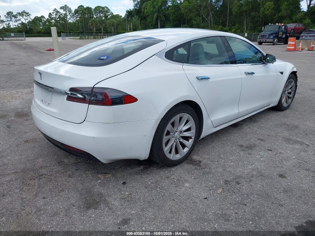2016 TESLA MODEL S 5YJSA1E13GF176212 Photo 3