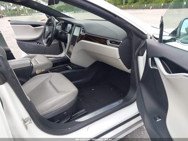 2016 TESLA MODEL S 5YJSA1E13GF176212 Photo 4